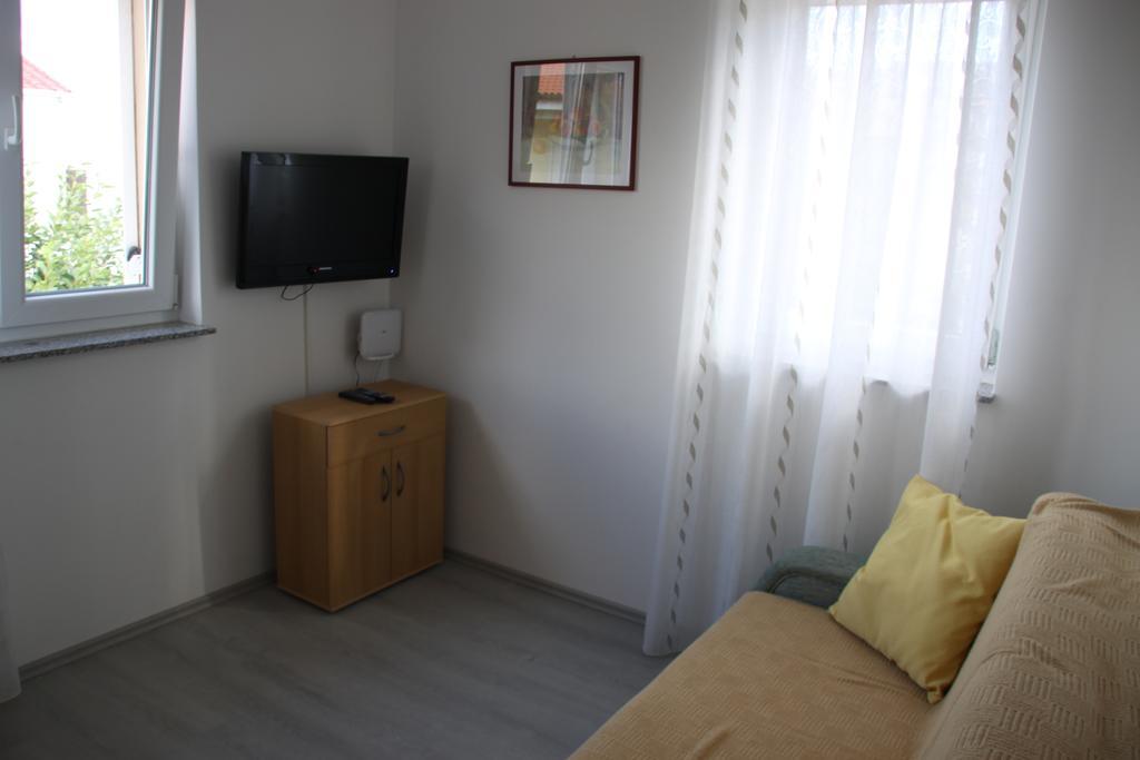 Mediterranean Oasis Apartments Baška Pokoj fotografie
