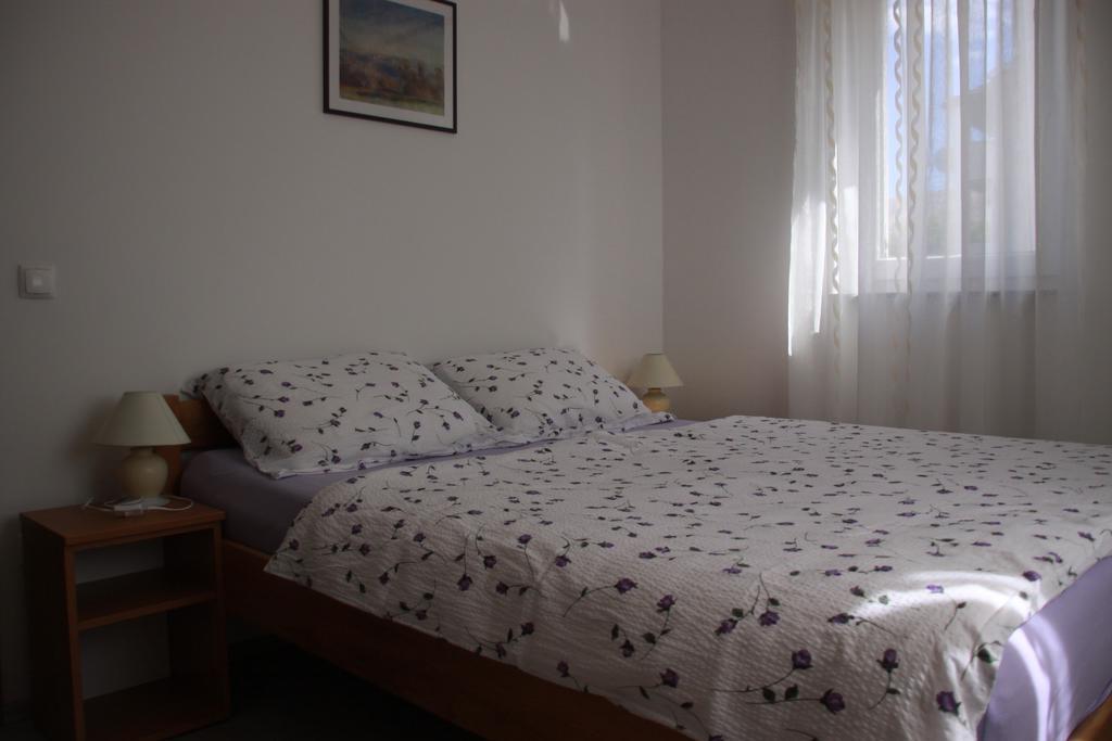 Mediterranean Oasis Apartments Baška Pokoj fotografie