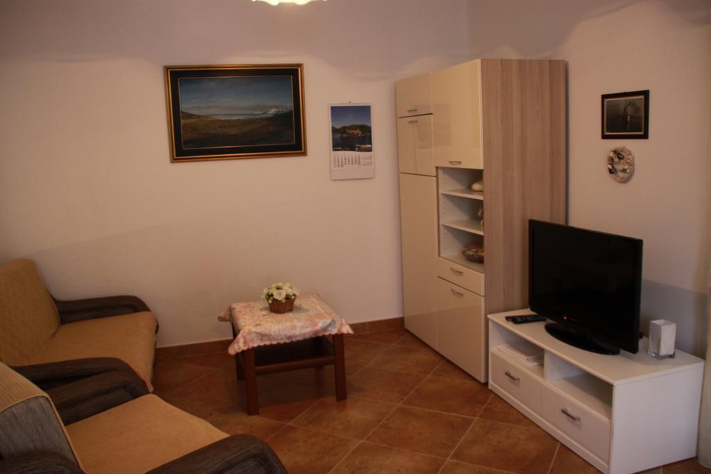 Mediterranean Oasis Apartments Baška Pokoj fotografie